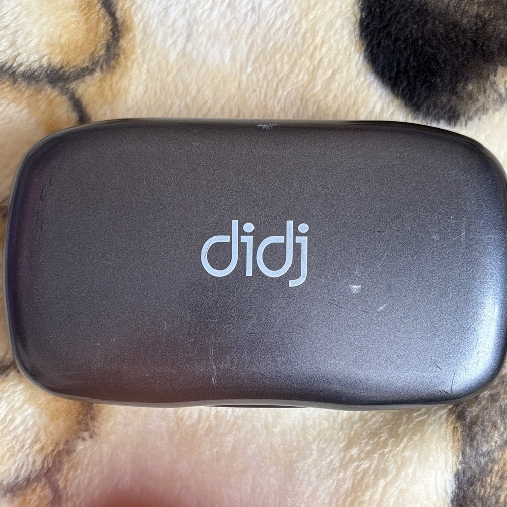 didj Handheld Game Console in Bright Pink With Charger (will need batteries)